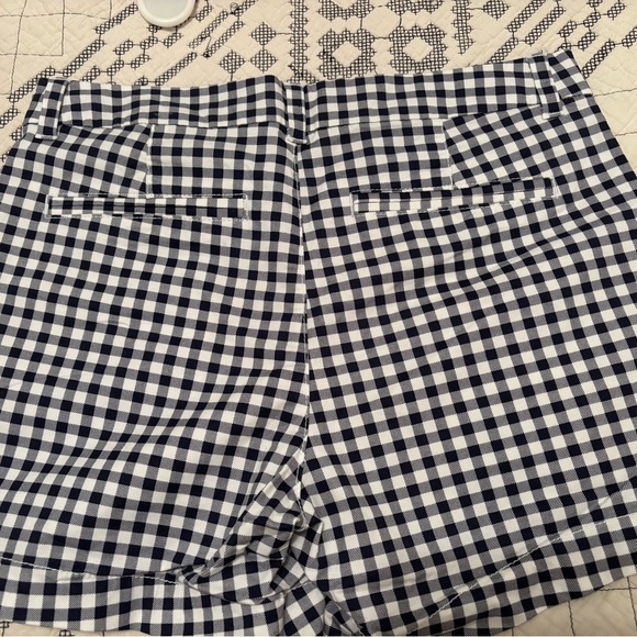 Old Navy every day Black and White Checkered Short 6 - Picture 2 of 4